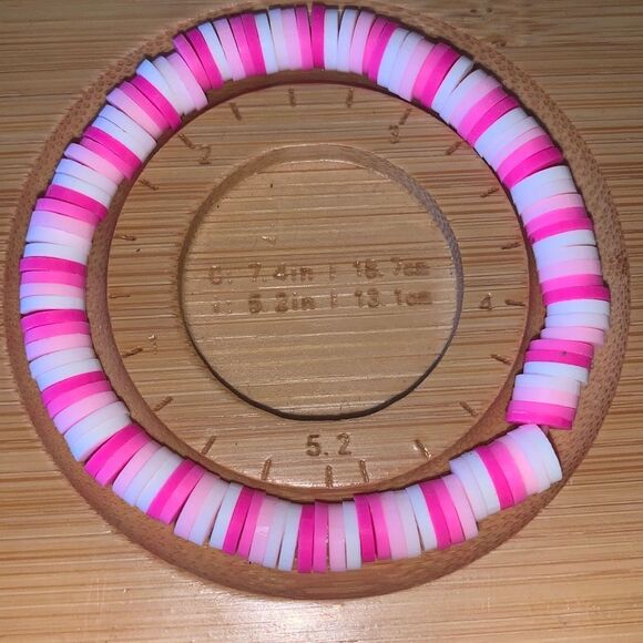 5.2 Handmade Strechy Pink Clay Bead Bracelet Pink White. - Picture 1 of 2